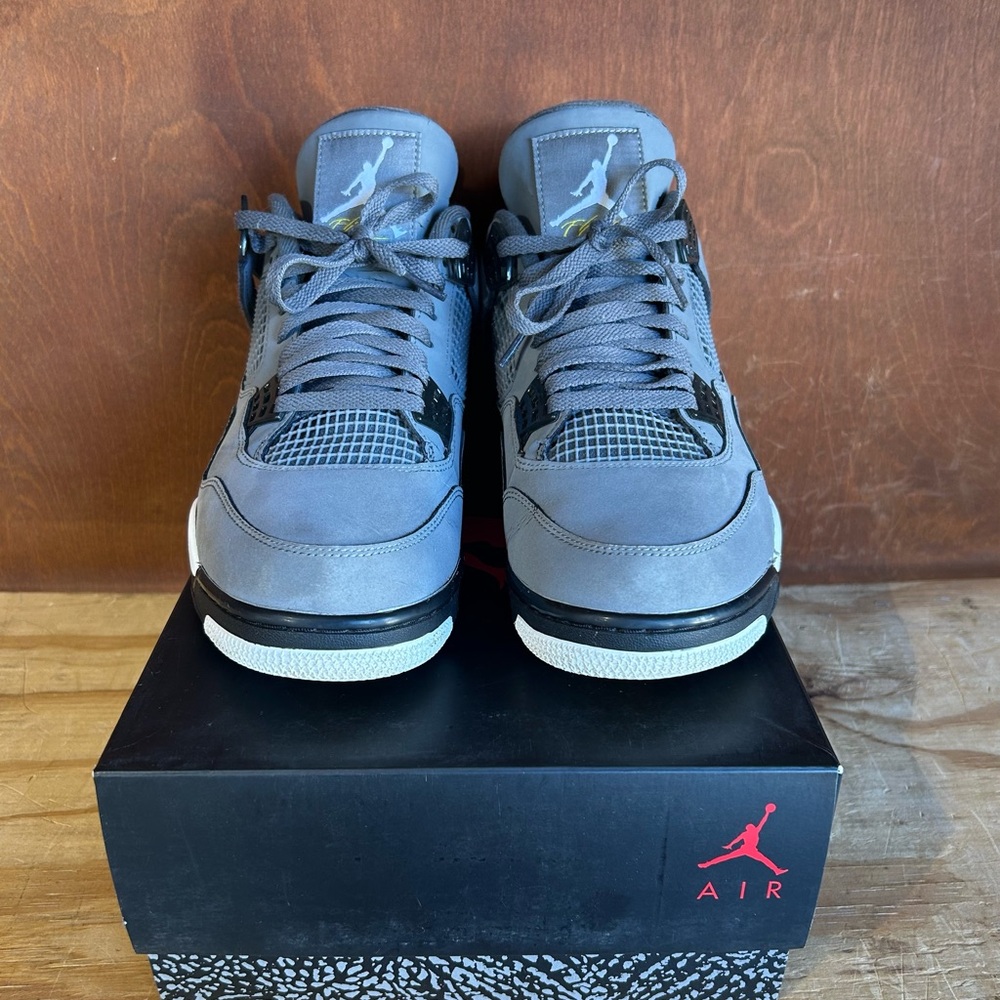 Jordan Gray Sneakers
